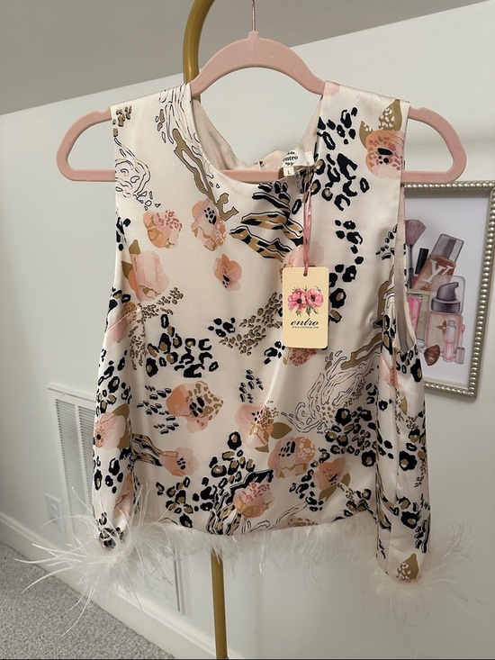 entro Tops - entro Cream Floral & Leopard Feather-Hem Sleeveless Top